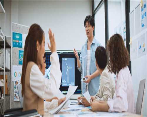 狗狗不做“低头族”，如何让狗狗不要乱捡东西吃？